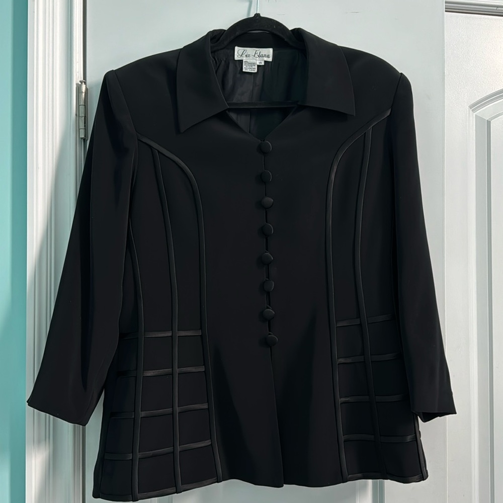 Liz Elana blazer. Black. Size 14.